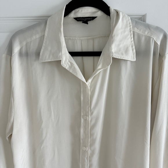 Banana Republic Button Up Shirt - Picture 2 of 4
